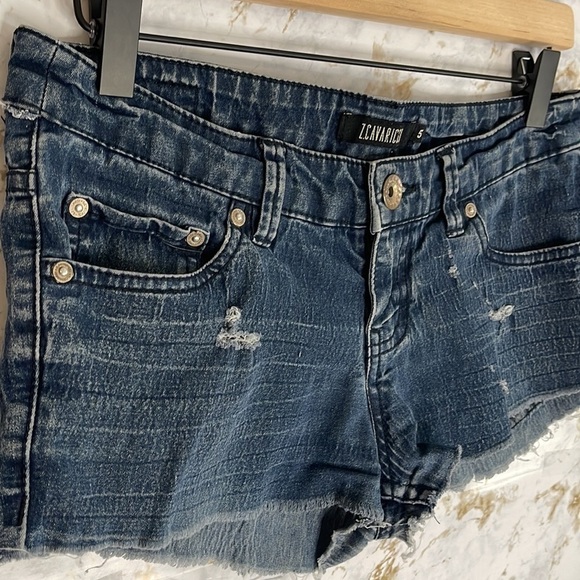 Z. Cavaricci Jean Short Shorts l SIZE 5 - Picture 3 of 7